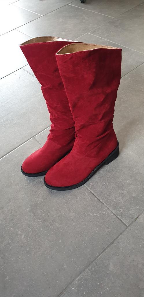 Fluweel rode laarzen , nieuw., Kleding | Dames, Schoenen, Nieuw, Hoge laarzen, Rood, Ophalen of Verzenden