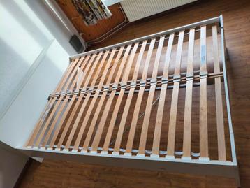 Wit bedframe met lattenbodem - afbeelding 1 Wit bedframe met lattenbodem - afbeelding 1