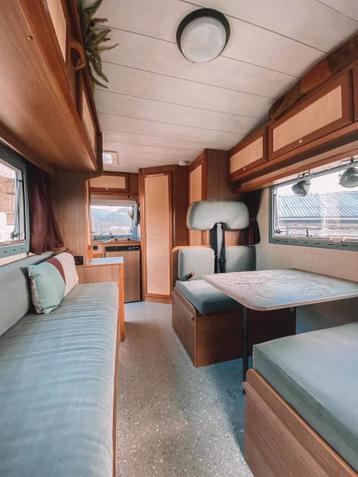 Dit is Leo, Ford Transit camper: Robuust en Retro!