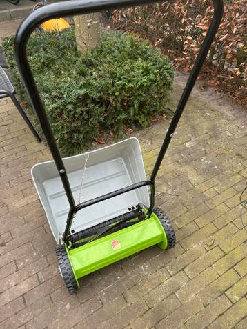 Handgrasmaaier met opvangbak
