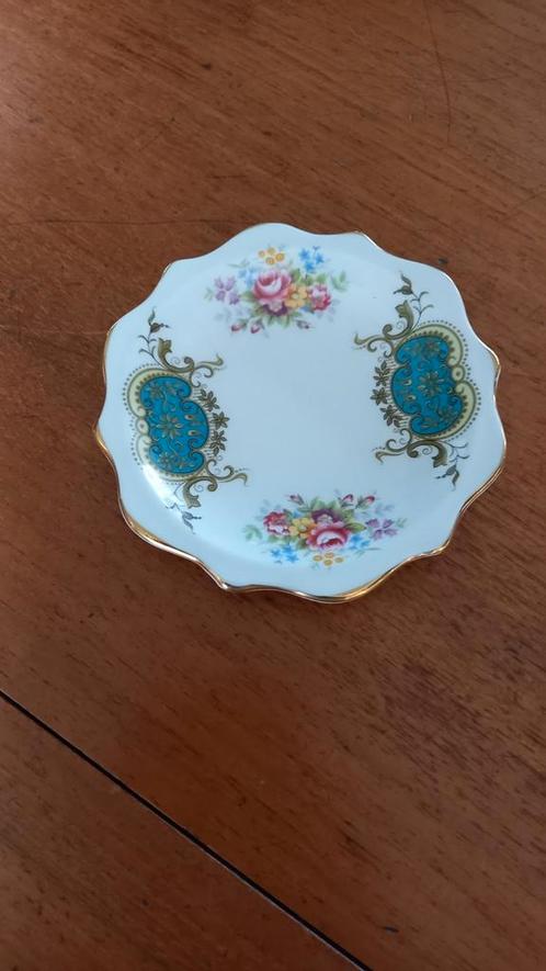 Klein schaaltje ROYAL ALBERT bon china berkeley, Antiek en Kunst, Antiek | Schalen, Ophalen of Verzenden