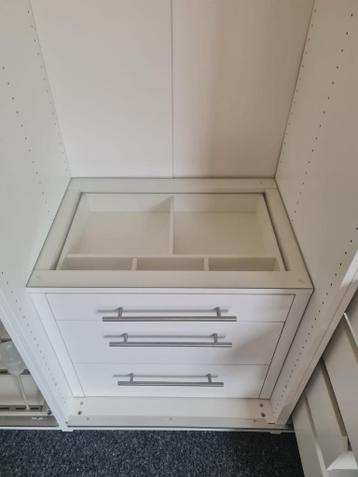 Kledingkast ikea pax 3.00m (4x75cm). Leveren en monteren mgl - afbeelding 13 Kledingkast ikea pax 3.00m (4x75cm). Leveren en monteren mgl - afbeelding 13