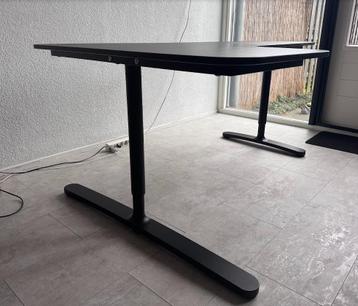 Hoekbureau Bekant - afbeelding 1 Hoekbureau Bekant - afbeelding 1