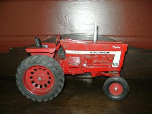 tractor International Hydro 966 Farmall ERTL rood  1:16, Verzamelen, Overige Verzamelen, Gebruikt, Ophalen of Verzenden