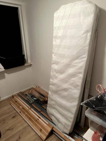 IKEA Espevär bedframe grijs met poten – 140x200 cm - afbeelding 6 IKEA Espevär bedframe grijs met poten – 140x200 cm - afbeelding 6