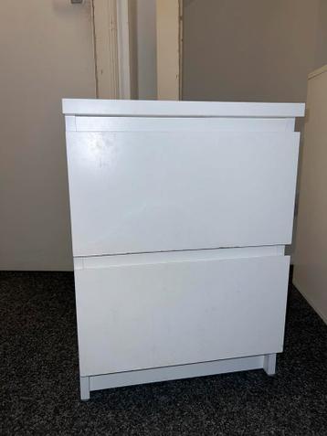 Ikea Malm Nachtkastje Wit - Gebruikt - afbeelding 2 Ikea Malm Nachtkastje Wit - Gebruikt - afbeelding 2