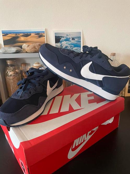 Nike Venture Runner Navy Blue! Nieuw! Maat 44! OG All!!, Kleding | Heren, Schoenen, Nieuw, Sneakers of Gympen, Blauw, Ophalen of Verzenden