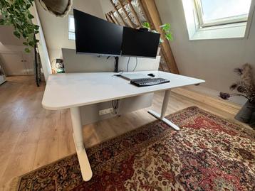 Ikea Bekant elektrisch sta zit bureau 160x80 - afbeelding 1 Ikea Bekant elektrisch sta zit bureau 160x80 - afbeelding 1