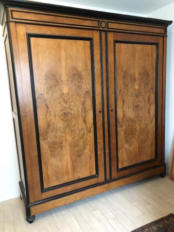 Grote, antieke, bijzondere kledingkast izgst - afbeelding 2 Grote, antieke, bijzondere kledingkast izgst - afbeelding 2
