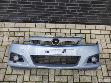 Opel Tigra twintop 04 - 10 voorbumper blauw klein scheurtje