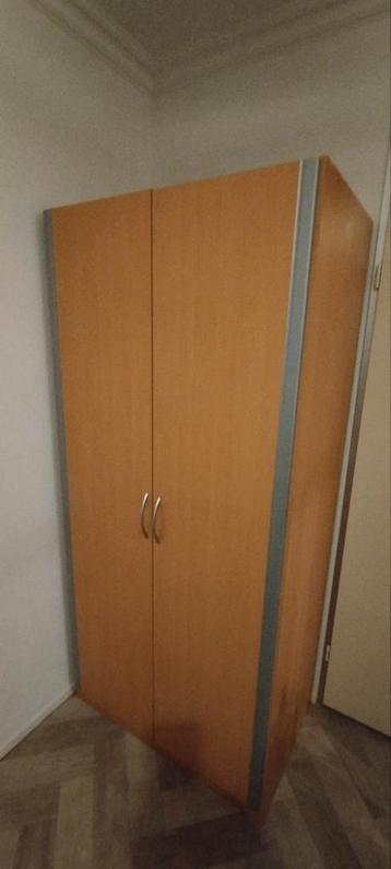 Gratis ophalen kledingkast