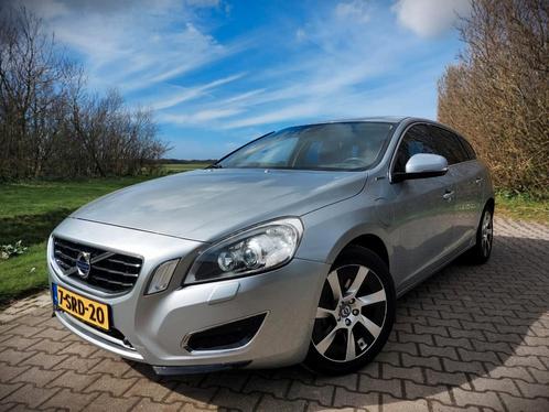 Volvo V60 D6 215pk Plug-in Hybrid 2013 Grijs, Auto's, Volvo, Particulier, V60, 4x4, ABS, Airbags, Airconditioning, Bluetooth, Bochtverlichting