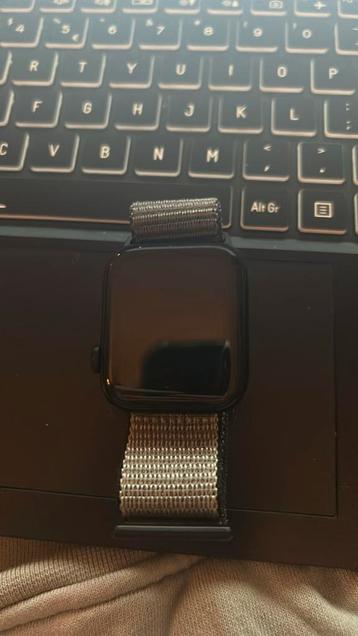 Apple Watch SE  GPS + Cellular 44mm