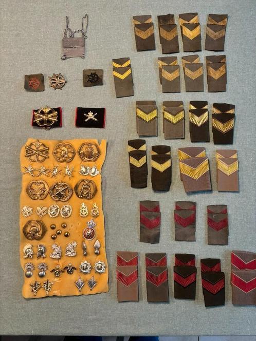 Militaire badges en epauletten schouderstukken, Verzamelen, Militaria | Algemeen, Landmacht, Embleem of Badge, Nederland, Ophalen of Verzenden