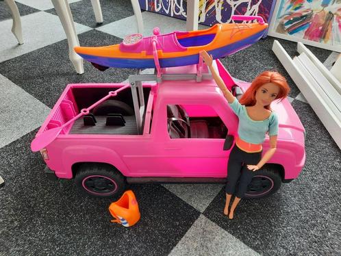 Barbie pick-up met kayak en toebehoren, Kinderen en Baby's, Speelgoed | Poppen, Zo goed als nieuw, Barbie, Ophalen of Verzenden