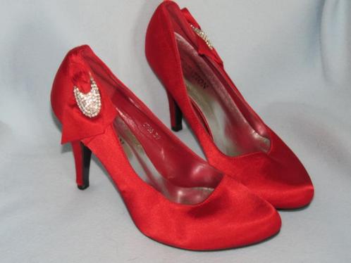 ZGAN Rode satijnen naaldhakken glitterversiering CH Creation, Kleding | Dames, Schoenen, Zo goed als nieuw, Schoenen met hoge hakken