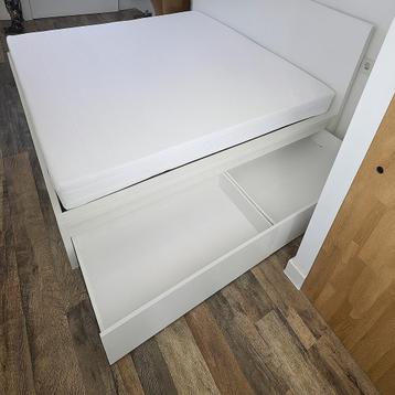 IKEA King Bed Set (180x200 cm) + Mattress + Storage Drawers - afbeelding 4 IKEA King Bed Set (180x200 cm) + Mattress + Storage Drawers - afbeelding 4