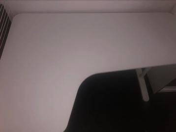 Ikea verstelbaar Bekant hoekbureau wit - afbeelding 1 Ikea verstelbaar Bekant hoekbureau wit - afbeelding 1