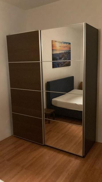 IKEA PAX kledingkast met glazen schuifdeuren - afbeelding 1 IKEA PAX kledingkast met glazen schuifdeuren - afbeelding 1