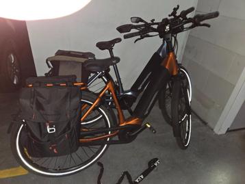 2 Giant ebikes type DailyTour E+2LDS-GB plus extra's.