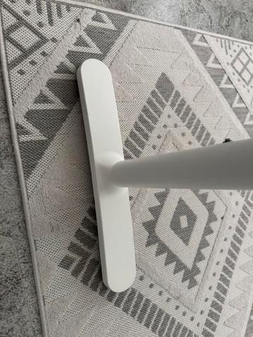 IKEA BEKANT wit bureau – solide 160-80 cm - afbeelding 2 IKEA BEKANT wit bureau – solide 160-80 cm - afbeelding 2