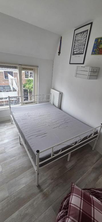 Wit metalen bed - afbeelding 4 Wit metalen bed - afbeelding 4