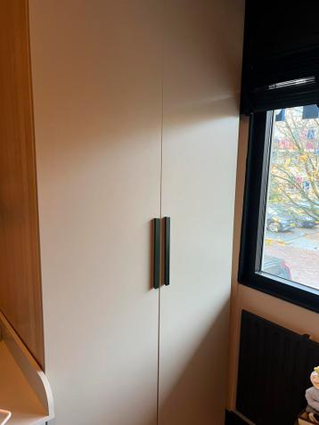 IKEA Pax Kasten - Taupe deuren, groene hendels - afbeelding 3 IKEA Pax Kasten - Taupe deuren, groene hendels - afbeelding 3