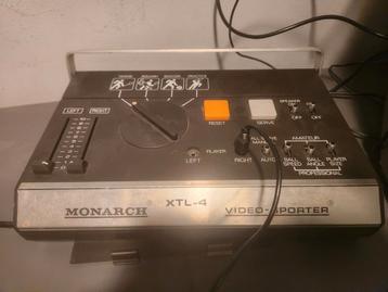 Monarch XTL-4 pong/tennis gameconsole. 2 analoge faders 1977