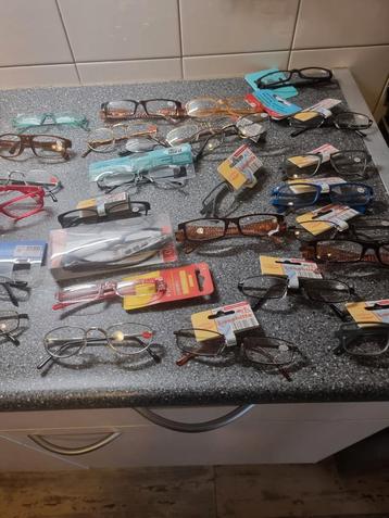 200 nieuwe leesbrillen. Verschillende sterkte