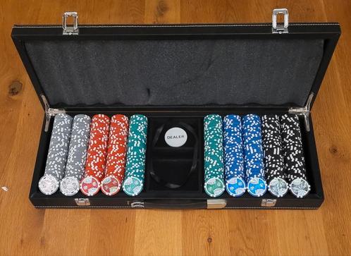 Luxe pokerset in leren koffer! 500 fiches met waardeopdruk!, Hobby en Vrije tijd, Gezelschapsspellen | Kaartspellen, Zo goed als nieuw