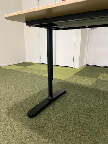 Ikea Bekant - Instelbaar bureau 160x80 cm, 50 euro /stuk - afbeelding 4 Ikea Bekant - Instelbaar bureau 160x80 cm, 50 euro /stuk - afbeelding 4