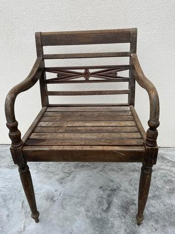 Vintage stoel ( 2 modellen ) prijs per stuk 