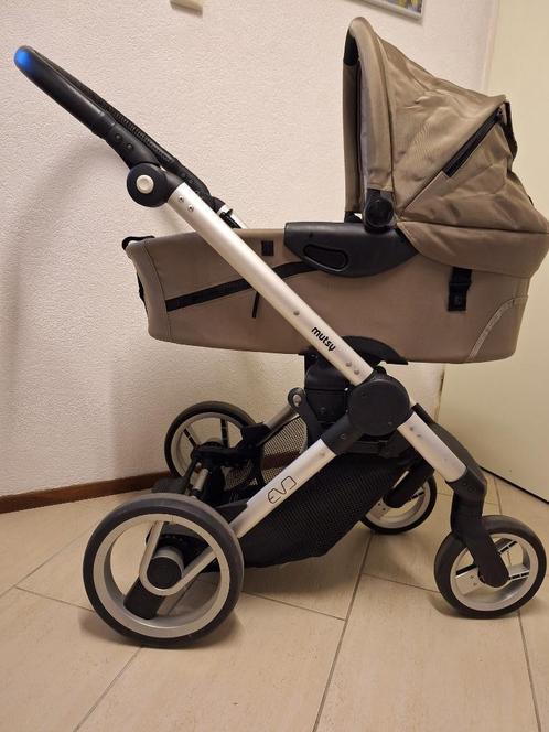 Kinderwagen, Kinderen en Baby's, Kinderwagens en Combinaties, Zo goed als nieuw, Kinderwagen, Mutsy, Verstelbare duwstang, Ophalen