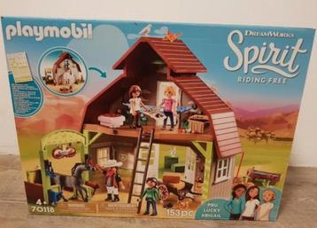 PLAYMOBIL Spirit Schuur met Lucky, Pru en Abigail - 70118 