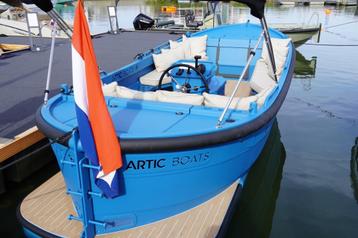 ARTIC 727 Closed sloep met Mercury 150pk buitenboordmotor