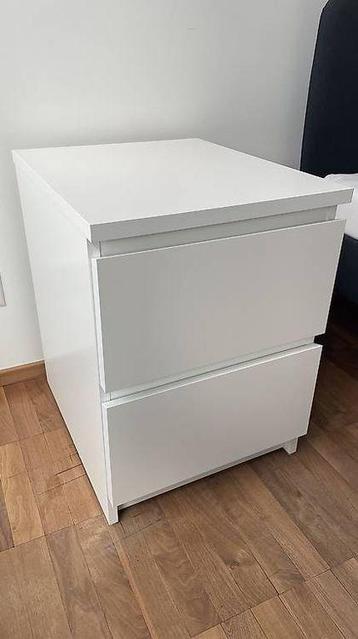 IKEA MALM nachtkastjes met ingebouwde oplader - afbeelding 3 IKEA MALM nachtkastjes met ingebouwde oplader - afbeelding 3