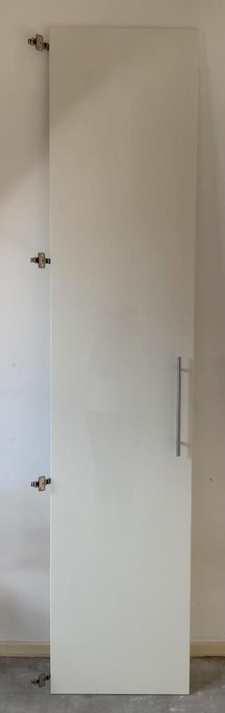 IKEA Pax deur, wit, 50x229 cm, inclusief scharnieren!!! - afbeelding 1 IKEA Pax deur, wit, 50x229 cm, inclusief scharnieren!!! - afbeelding 1