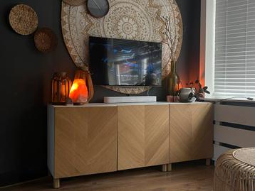 Ruime IKEA BESTÅ kast eiken – tv-meubel / speelgoedkast - afbeelding 1 Ruime IKEA BESTÅ kast eiken – tv-meubel / speelgoedkast - afbeelding 1