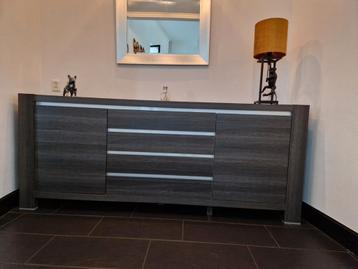 GRIJS EIKEN KLEUR DRESSOIR