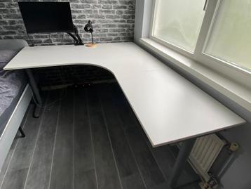 Ikea Galant T-poot hoekbureau - afbeelding 1 Ikea Galant T-poot hoekbureau - afbeelding 1