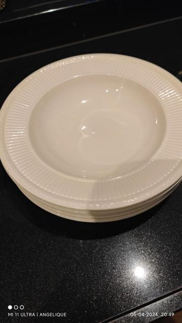 2 pasta borden Wedgwood Edme Plain 27 cm doorsnede 