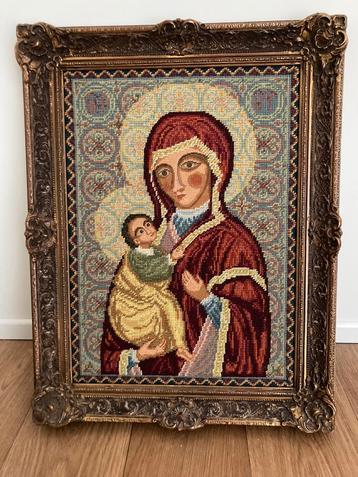 Borduurwerk in prachtige lijst: Moeder Maria en kindje Jezus