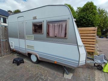 Te koop Dethleffs caravan met airco.