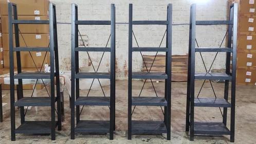 Industriele zwarte "schuine" mangohouten boekenkast van 60cm, Huis en Inrichting, Kasten | Boekenkasten, Nieuw, 50 tot 100 cm