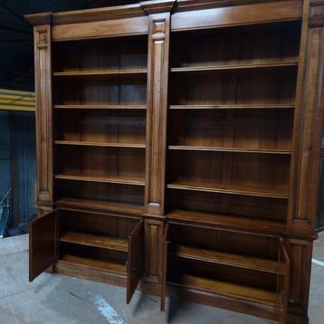 Prachtige notenhouten Hoge Bibliotheek/Winkelkast/Buffetkast - afbeelding 4 Prachtige notenhouten Hoge Bibliotheek/Winkelkast/Buffetkast - afbeelding 4