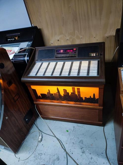 Nsm vinyl jukeboxen gereviseerd tijdelijk gratis singles, Verzamelen, Automaten | Jukeboxen, Zo goed als nieuw, Ophalen of Verzenden