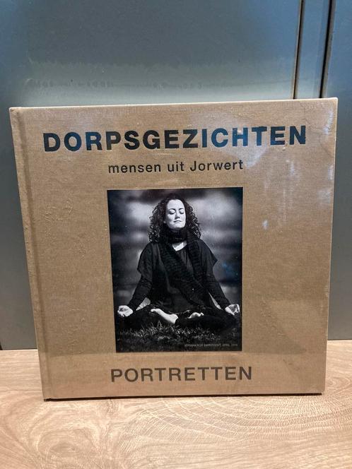Louis Meulstee - Dorpsgezichten, mensen uit Jorwert, Boeken, Kunst en Cultuur | Fotografie en Design, Nieuw, Ophalen of Verzenden
