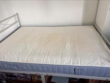 IKEA tweepersoonsbed + matras – alleen ophalen - afbeelding 1 IKEA tweepersoonsbed + matras – alleen ophalen - afbeelding 1