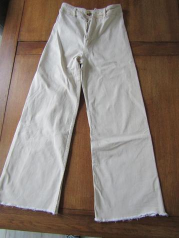 STRADIVARIUS jeans maat S/XS flair rafelpijpen