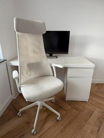 Ikea Malm bureau wit met Ikea Markus bureaustoel - afbeelding 3 Ikea Malm bureau wit met Ikea Markus bureaustoel - afbeelding 3